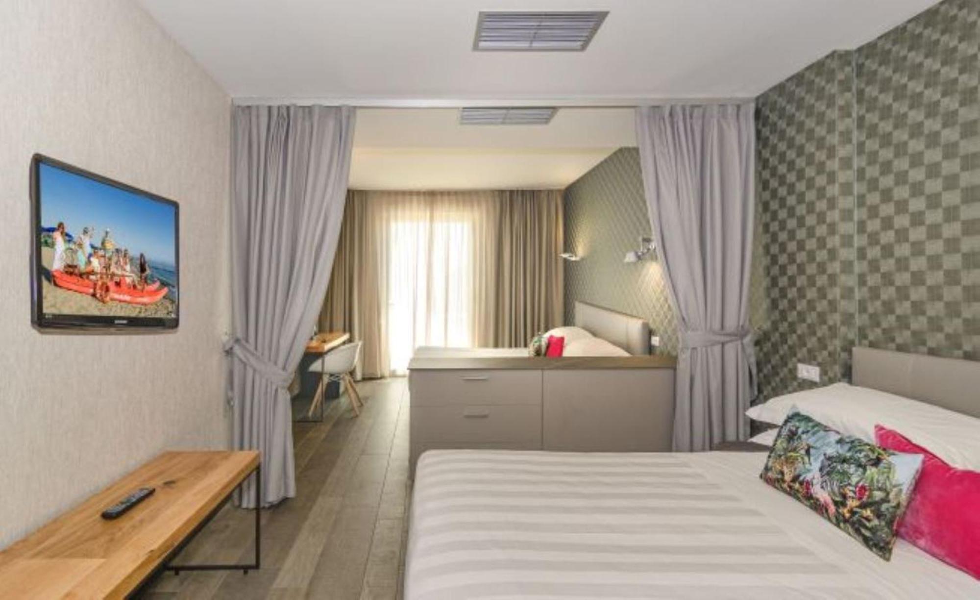 Hotel Joseph 마리아나디피에트라산타 외부 사진